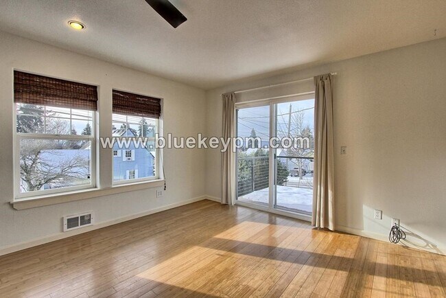Foto del edificio - 1 Bed, 1 Bath Apartment in Downtown Vancou...