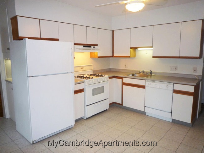 Primary Photo - 176 Richdale Ave