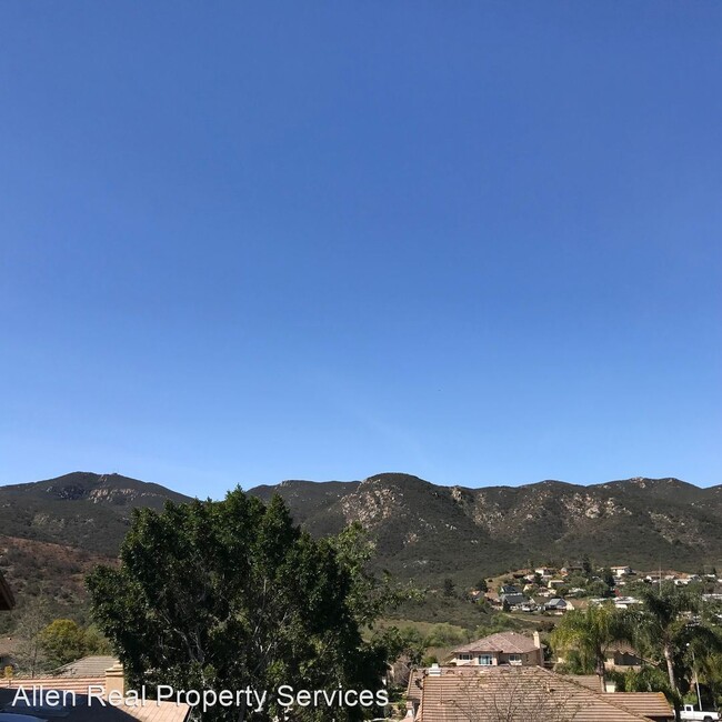 Foto del edificio - 5 br, 3 bath House - 8480 Mesa Heights Road