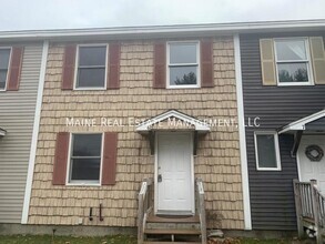 Building Photo - 411 Old County Rd