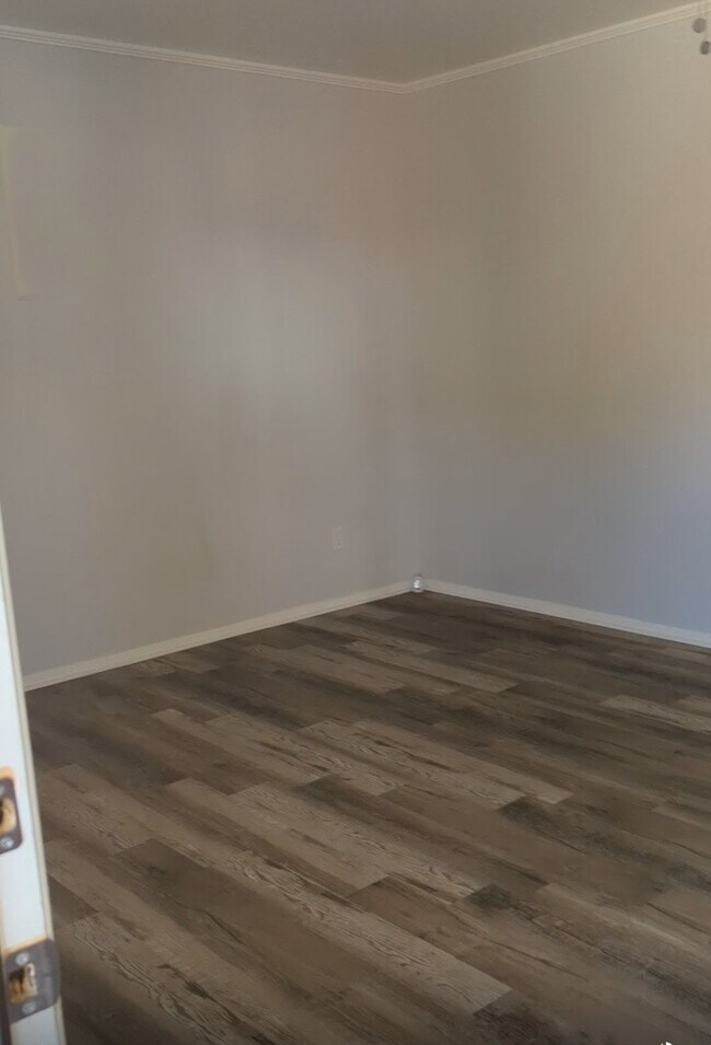 Foto del edificio - 1311 1/2 21st St