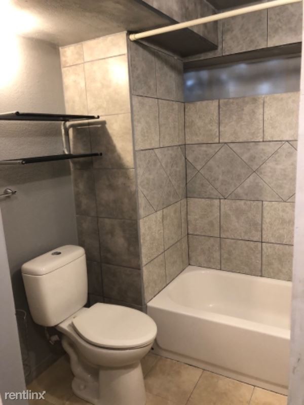 Foto del edificio - 1 br, 1 bath Apartment - 955 S Kendrick St