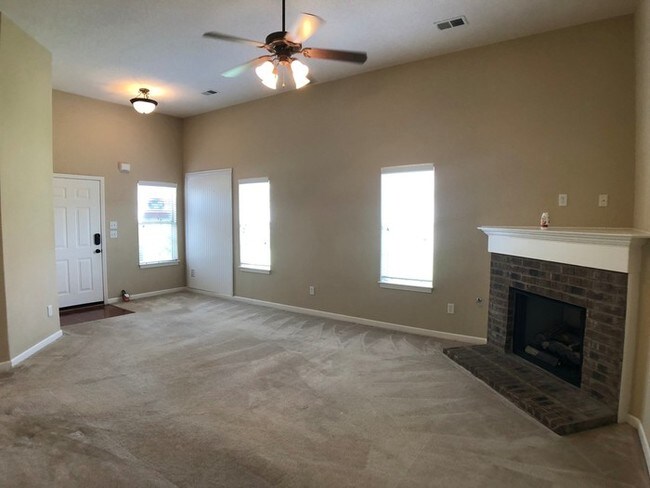 Building Photo - Cordova Home Located in Quite Cove!