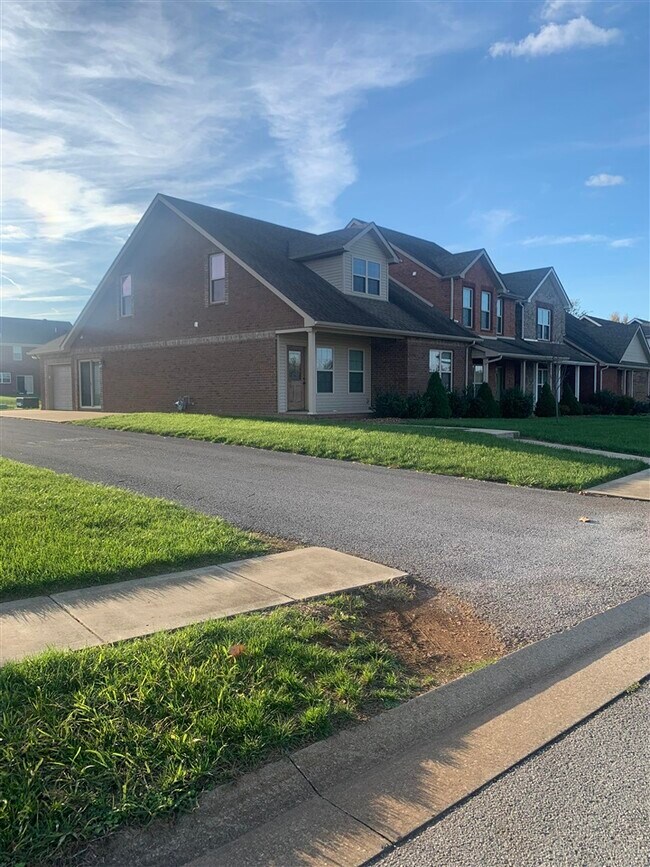 Building Photo - 617 Springfield Blvd