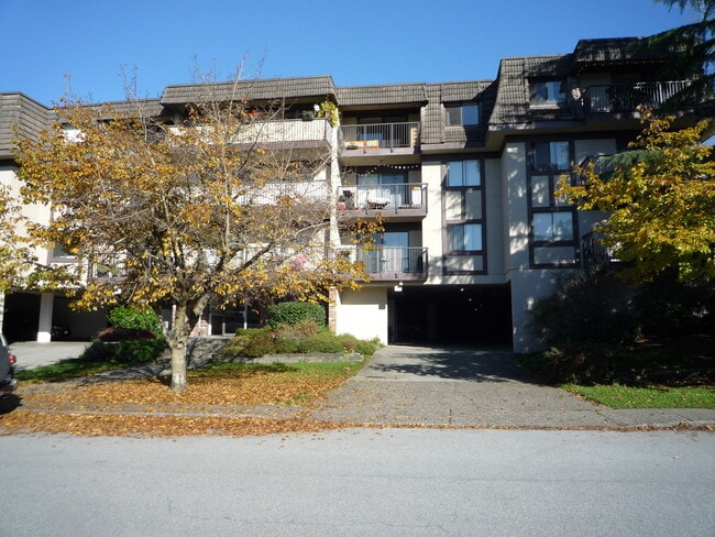 Building Photo - 252 2nd St W