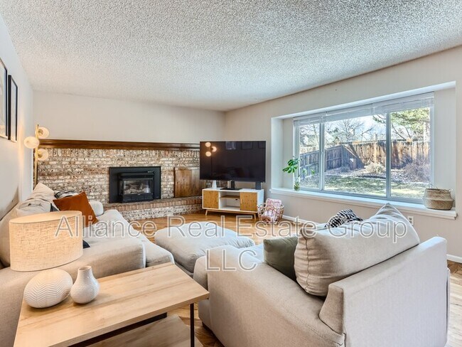 Building Photo - 10103 W Geddes Cir