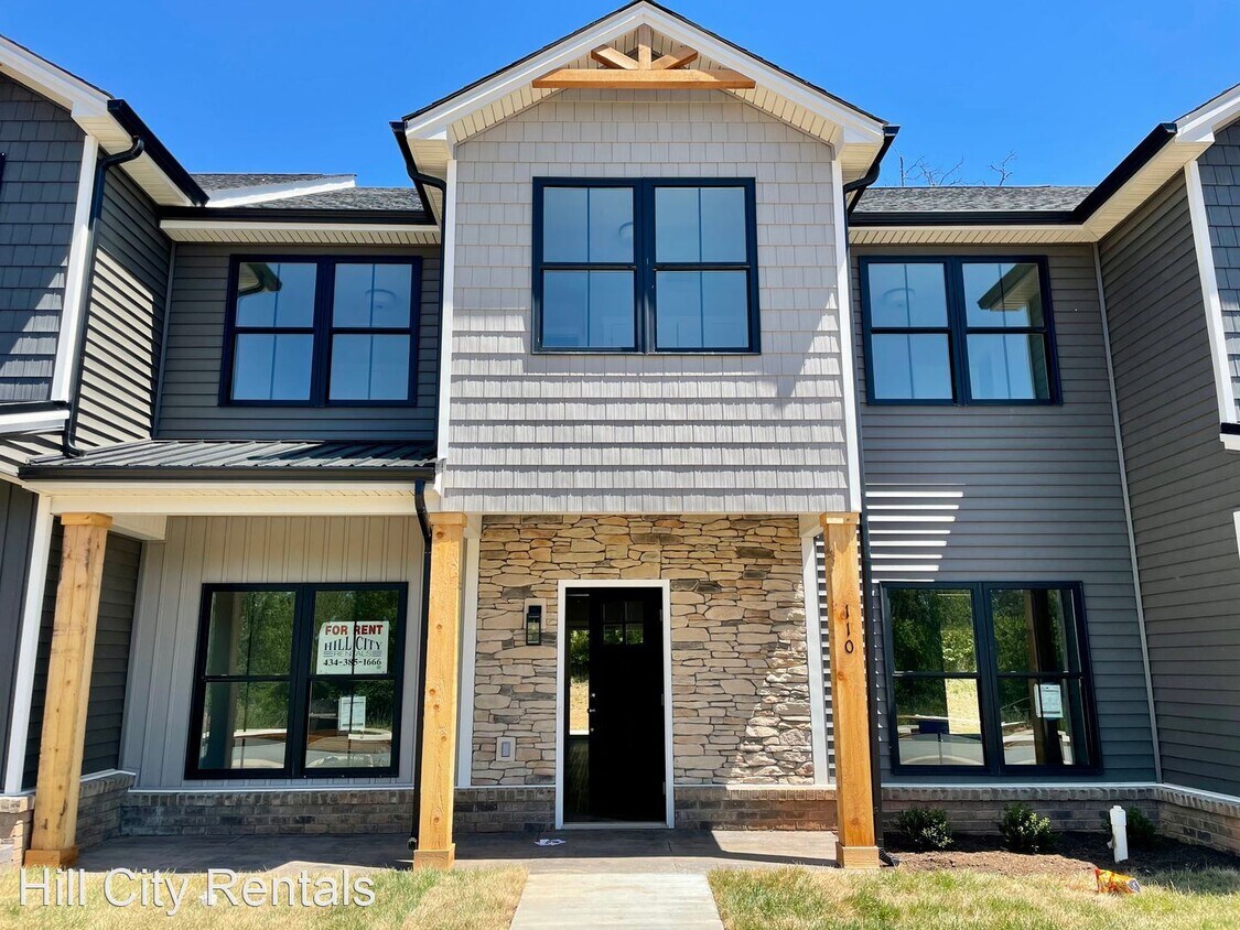 3 br, 2.5 bath House 110 Sunburst Villa House Rental in