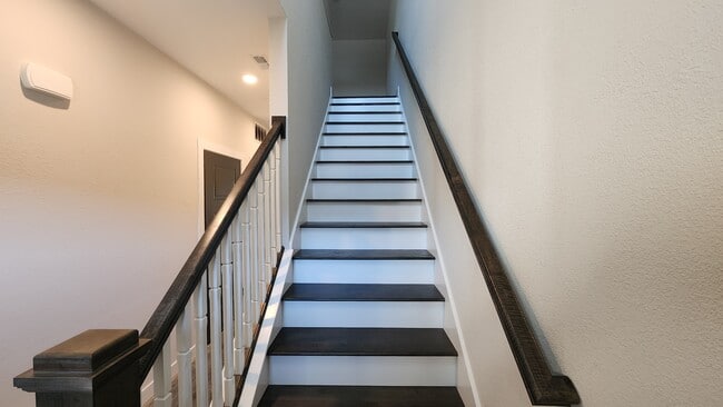 Building Photo - 3319 Stoneway Ct