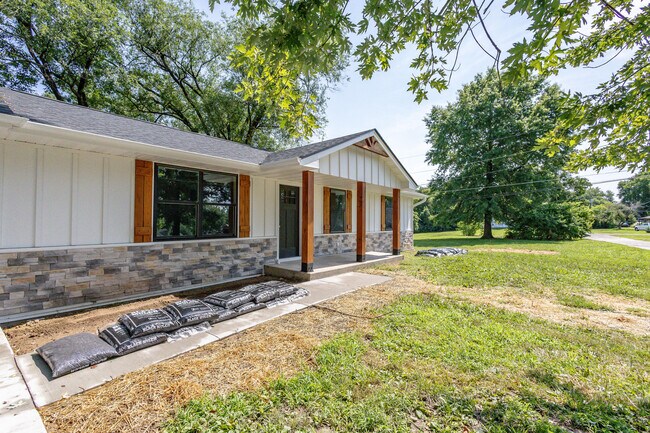 Foto del edificio - 25 Poplar Hill Dr