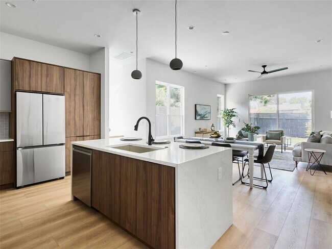 Foto del edificio - 412 Hackberry Ln