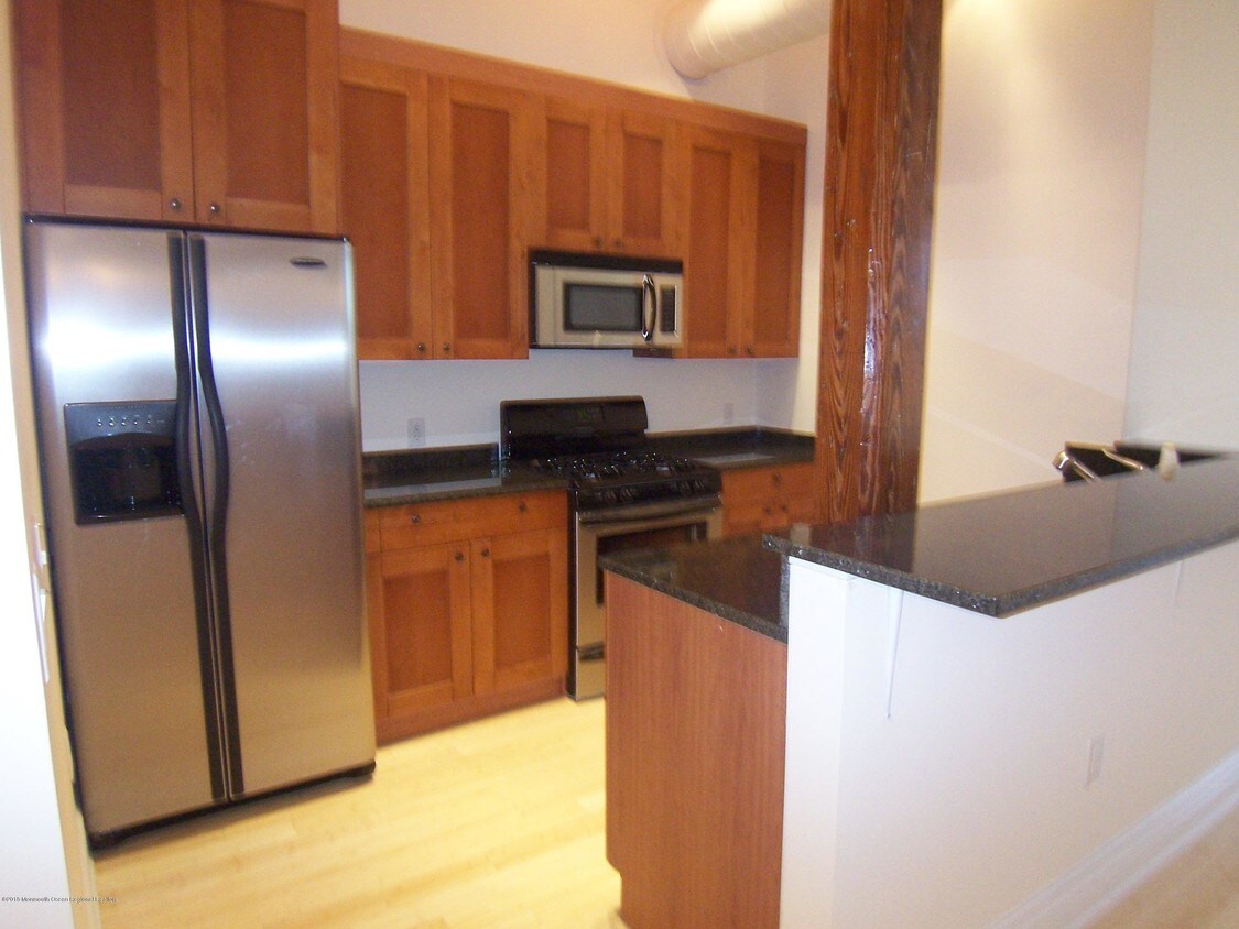Primary Photo - 300 Emory St