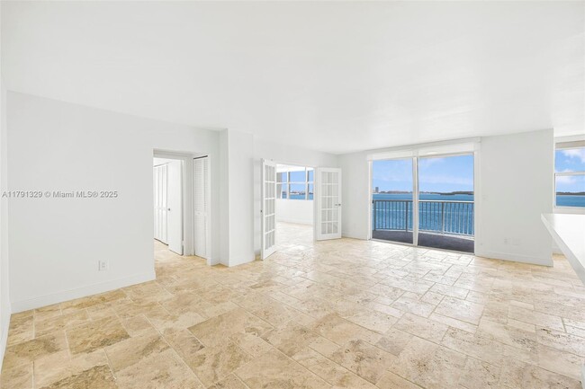 Foto del edificio - 1420 Brickell Bay Dr