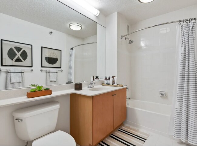 Foto del edificio - 511 N Kingsbury St