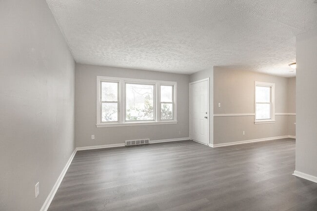 Building Photo - NEWLY RENOVATED! 3 BED, 1 BATH BEAUTIFUL SINGLE-FAMILY HOME IN CLEVELAND!