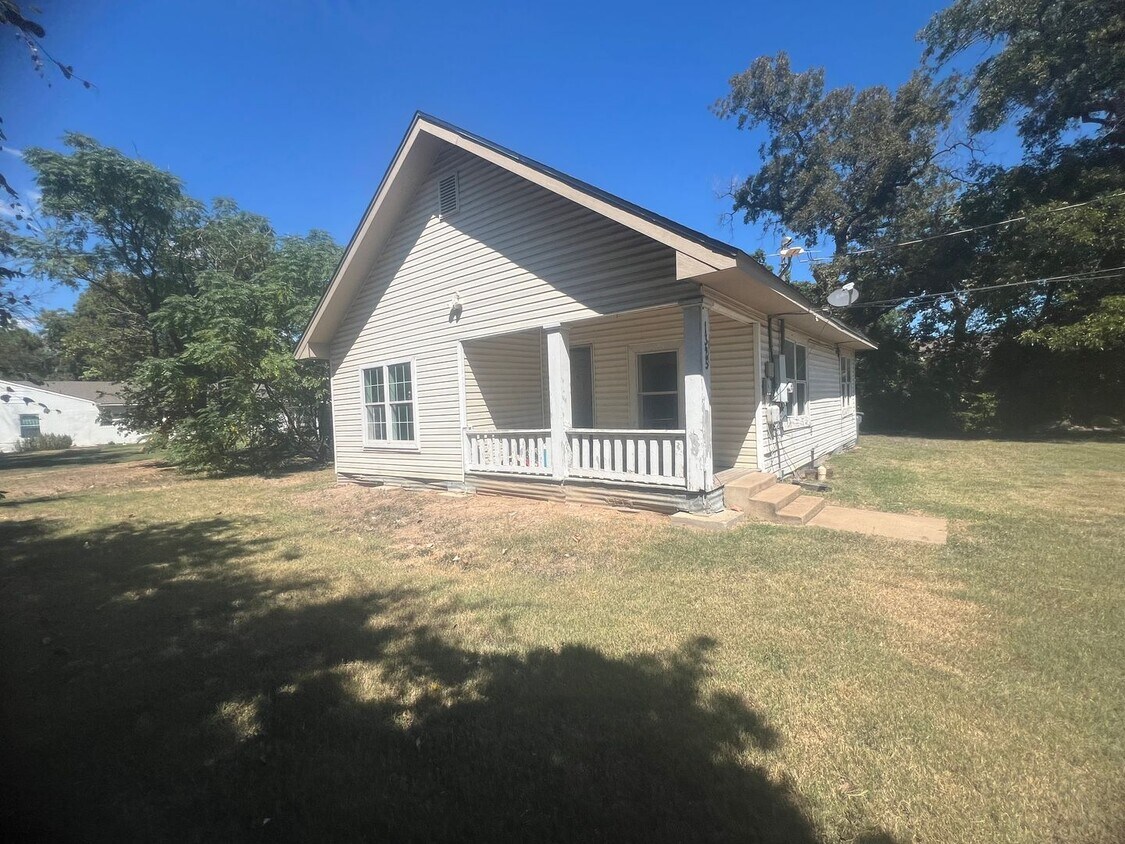 Primary Photo - Waco home 2/1