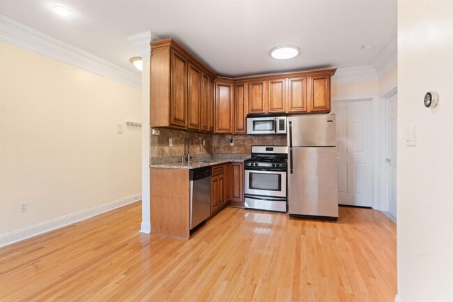 Building Photo - 70 South St