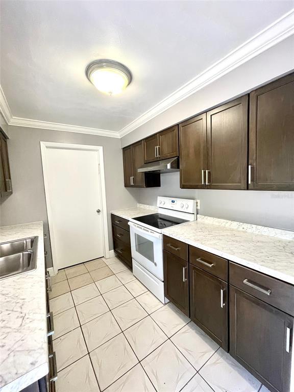 Foto del edificio - 3204 Sutton Dr