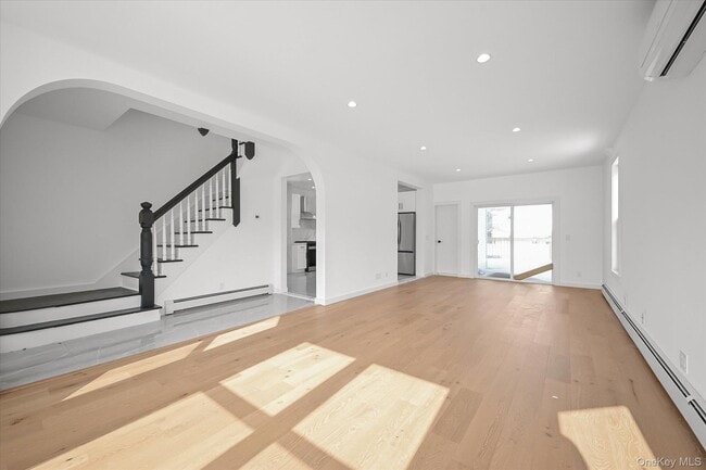 Building Photo - 154-25 13th Ave