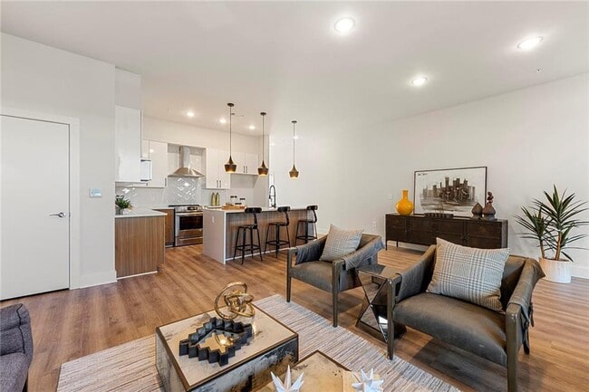Sala, comedor y cocina - 112 Rogers St NE