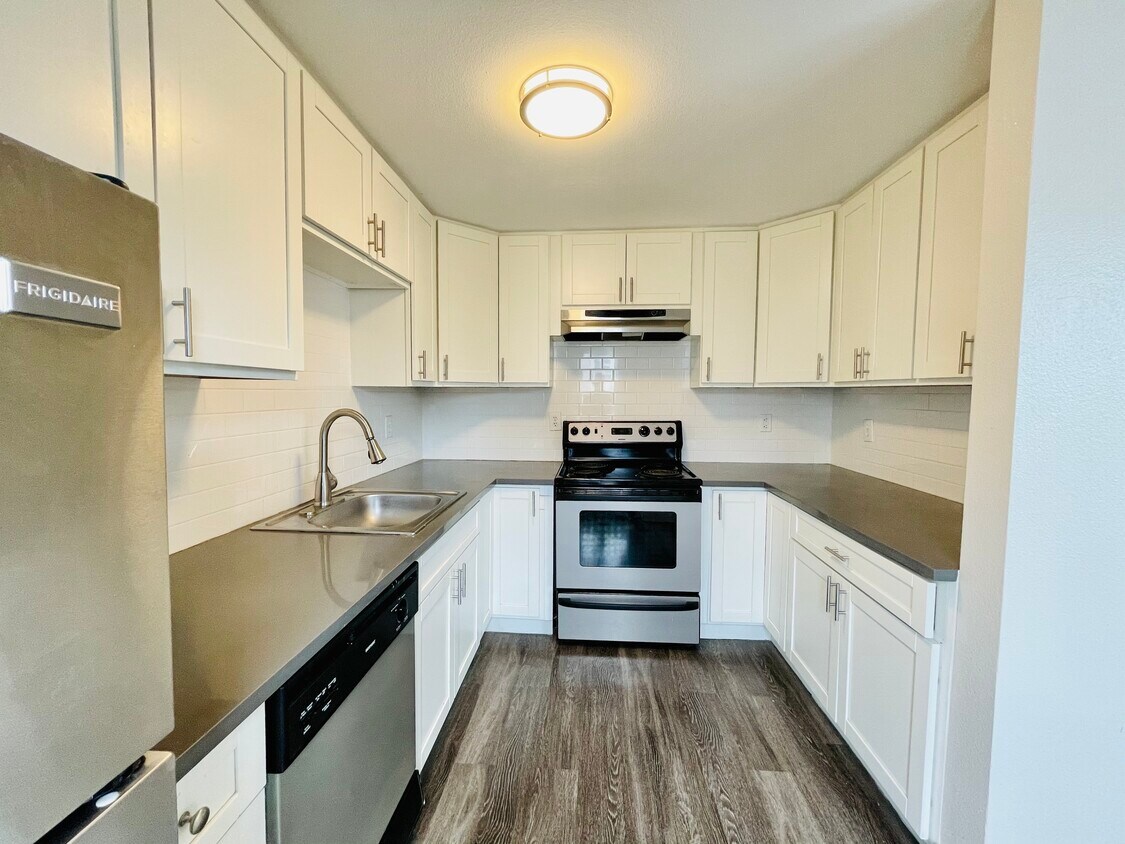 Foto principal - 411 10th Ave