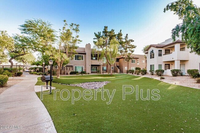 Foto del edificio - 9450 E Becker Ln
