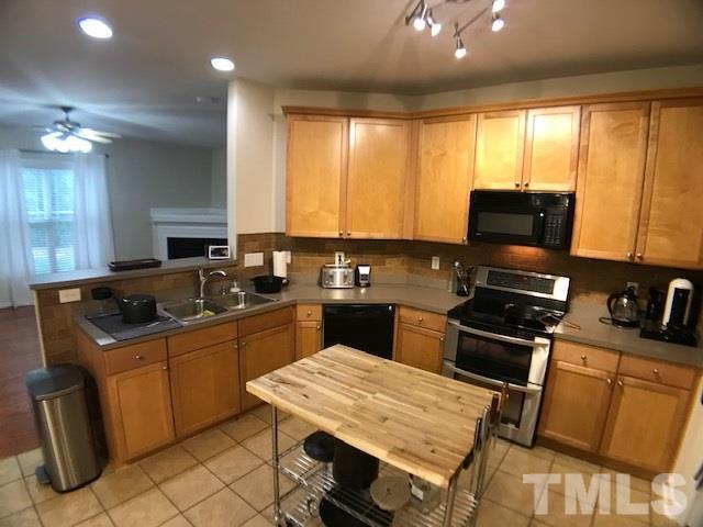 Foto del edificio - 2114 Stoney Spring Dr