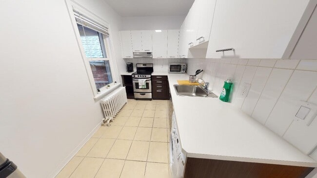 Interior Photo - 233 Nepean
