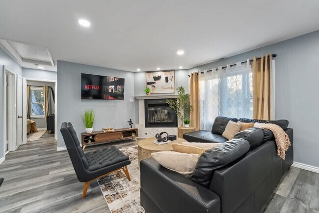 Foto del edificio - 1705 S Highland Ave