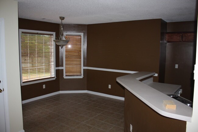 Foto del edificio - 9823 Saskatoon Ln