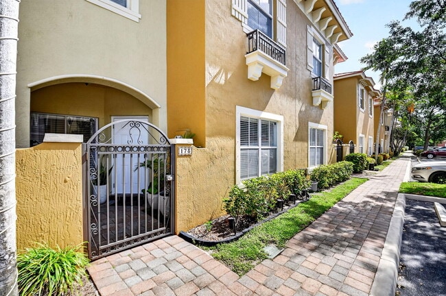 Foto del edificio - 173 Lake Monterey Cir