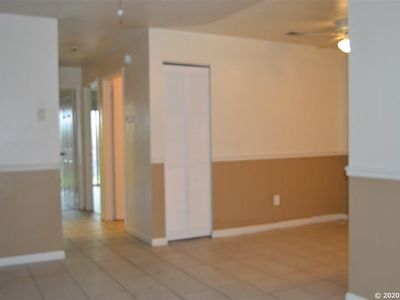 Al entrar... - 827 SW 64th Terrace