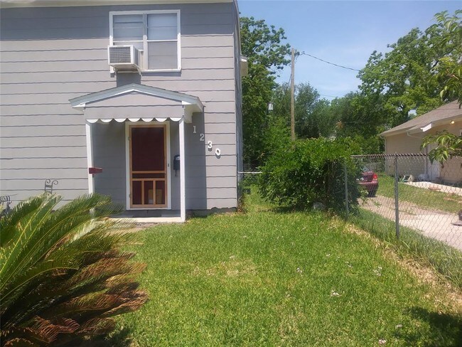 Building Photo - 1230 2nd Ave N