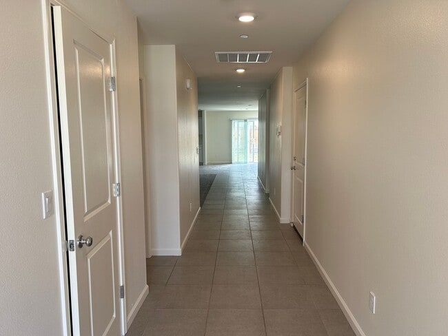 Foto del edificio - 3330 N Garden St