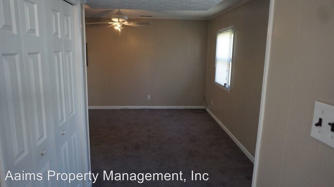 Building Photo - 211 Inglenook Cir