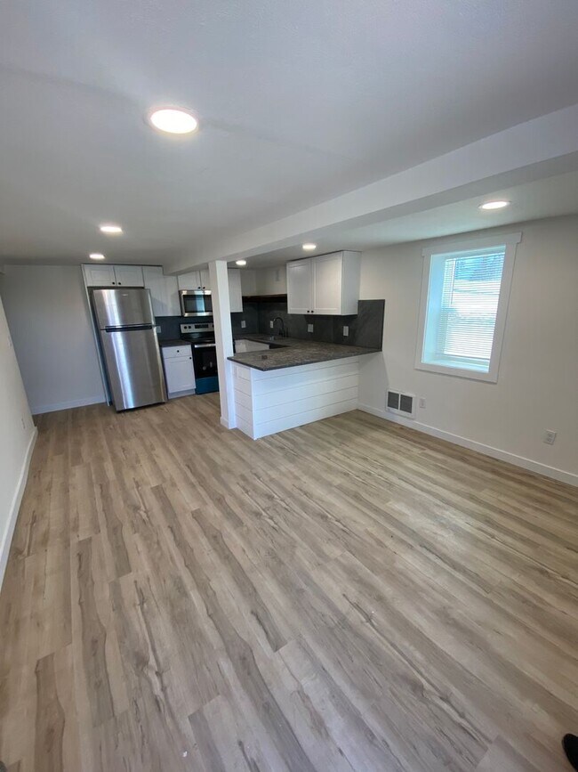 Building Photo - Burdick/Stevenson-PM-021-0147-3602