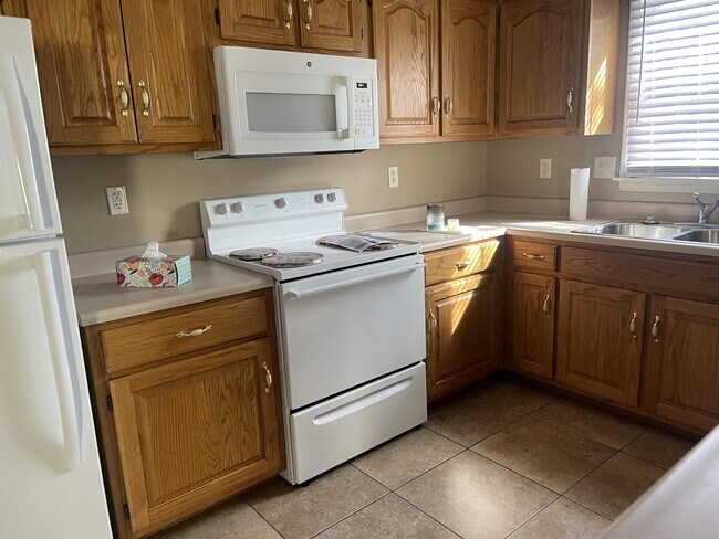 Building Photo - 2842 Hemlock Ct