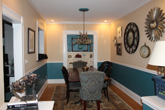 Dining room - 1270 N Downing St
