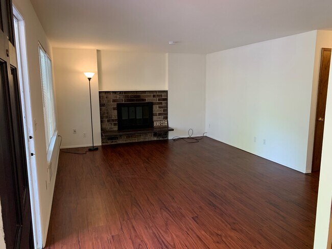 living room - 1801 15th Ave S
