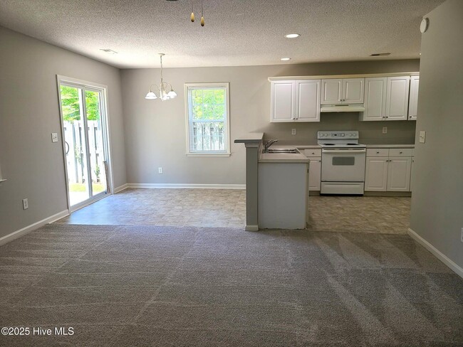 Foto del edificio - 639 Lanvale Hills Cir