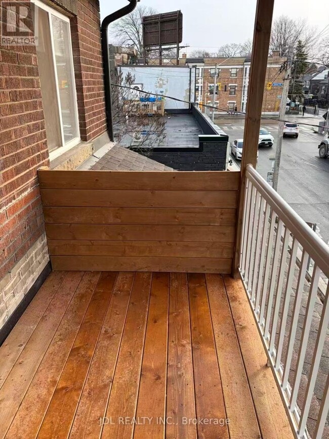 Photo du bâtiment - 5 Sorauren Ave