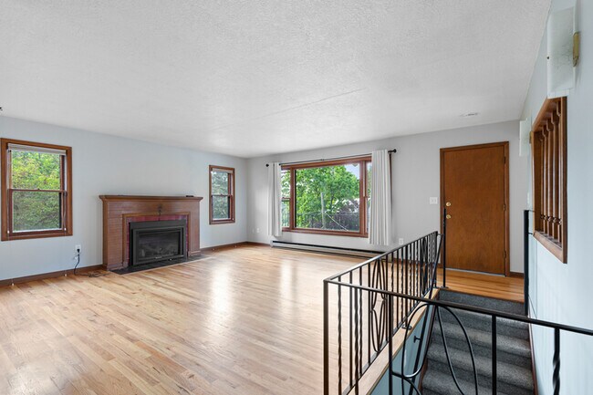 Building Photo - 6409 SE Belmont St