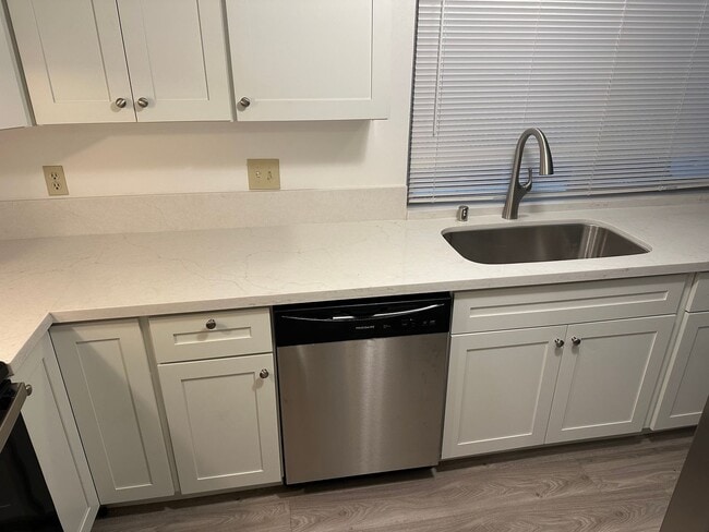 Foto del edificio - 3 Bed 2.5 Bath Townhouse