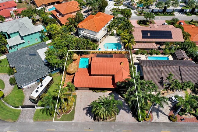 Building Photo - 7235 N Oakmont Dr