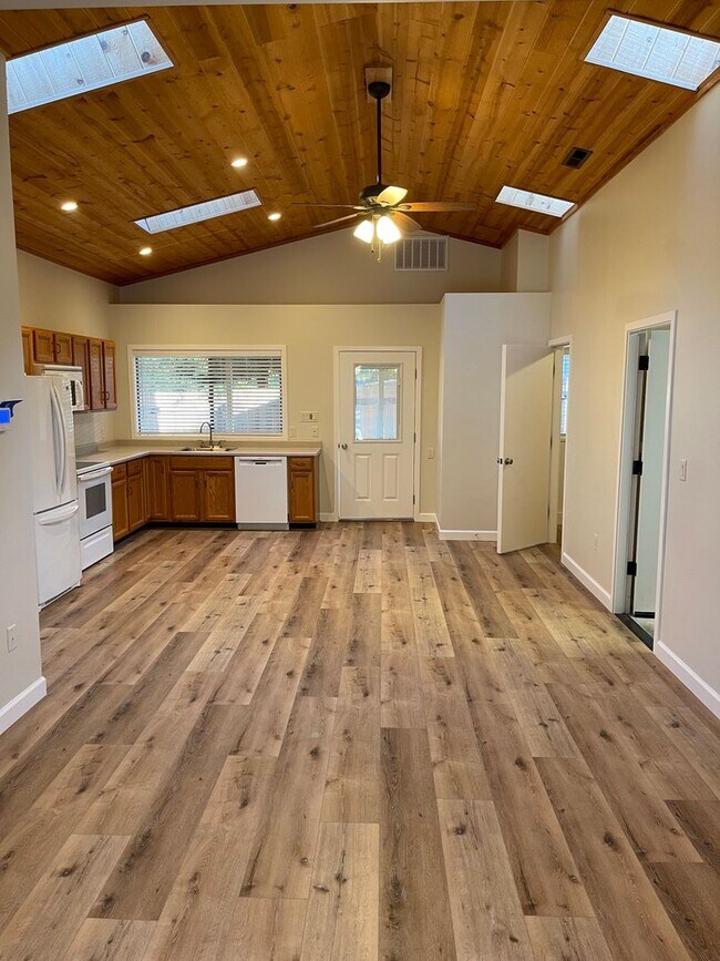 Building Photo - 28001 Mesa de Tierra