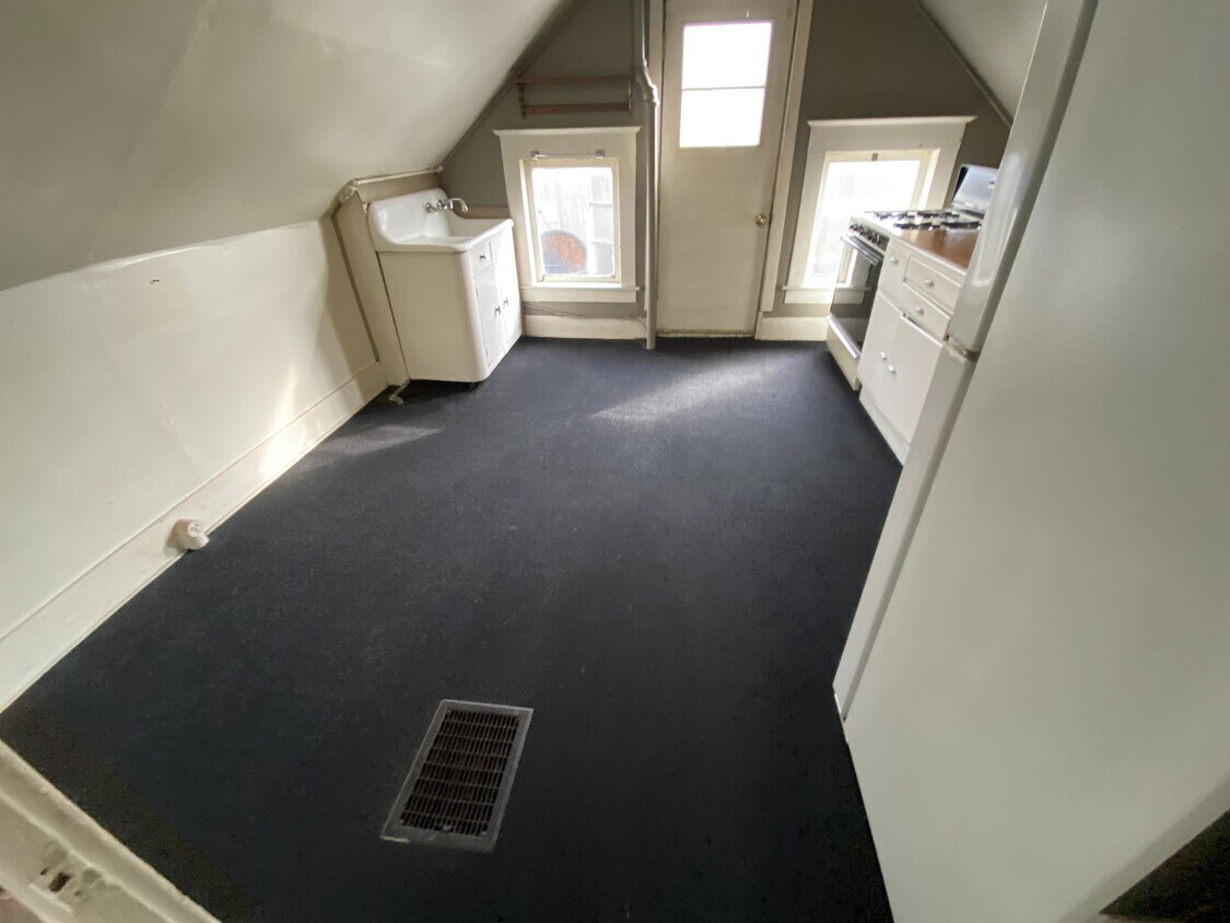 1510 Godfrey Ave SW, Wyoming, MI 49509 Townhome Rentals in Wyoming MI