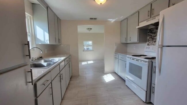 41786 W Expressway 83