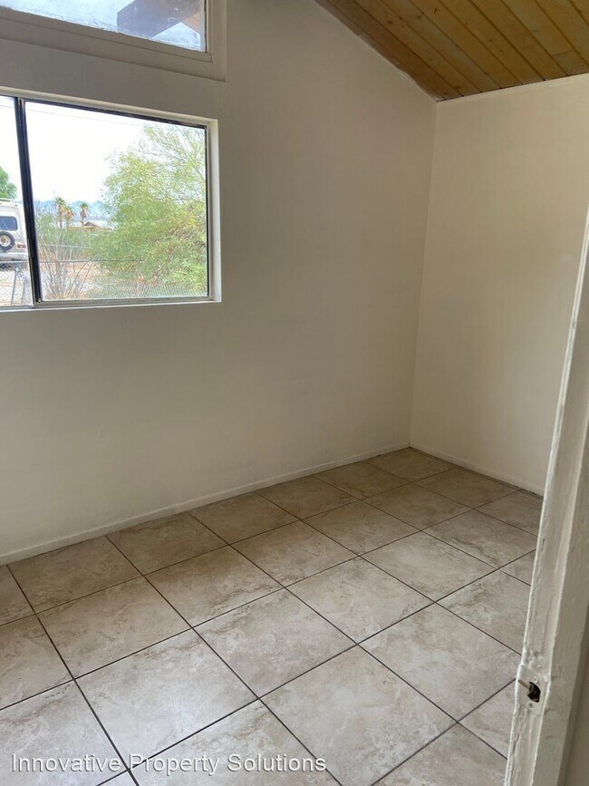 Building Photo - 3 br, 1 bath House - 1758 Bluebonnet