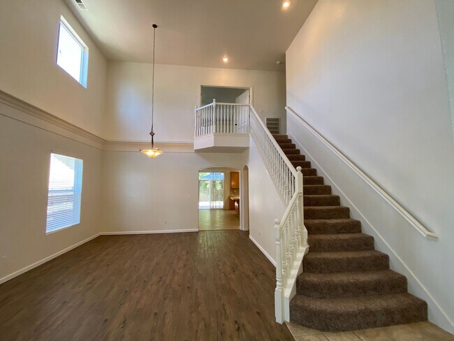 Foto del edificio - Available now, Gorgeous NW Visalia home fo...