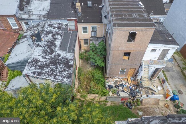 Building Photo - 1123 W Lombard St