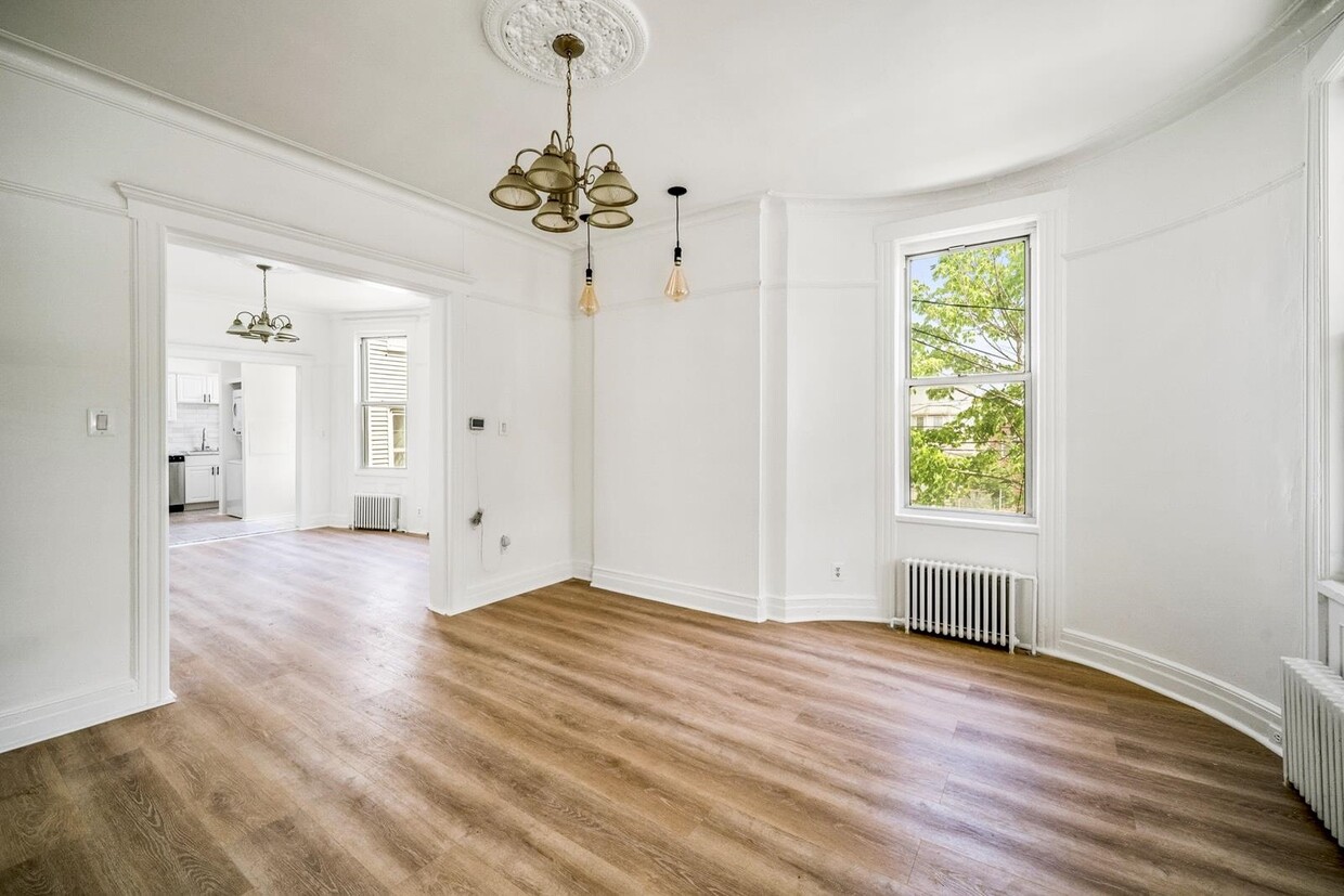 Primary Photo - 32 Claremont Ave
